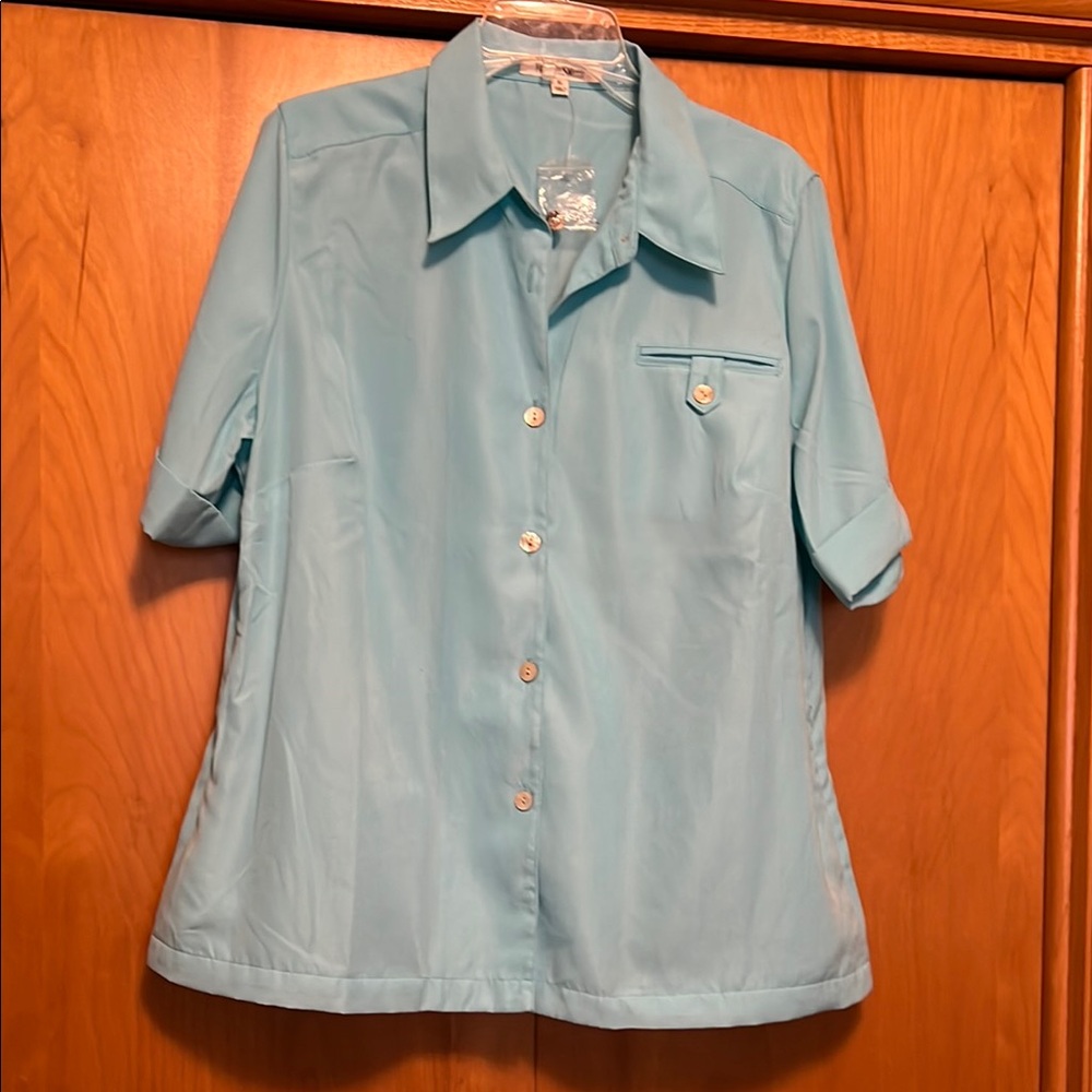 TravelSmith Light Turquoise Short Sleeve Blouse Size XL Hidden Pockets NWOT